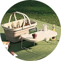 שולחנות וכסאות חוץ