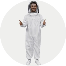 בעלי חיים בחצר וטיפול בדבורים